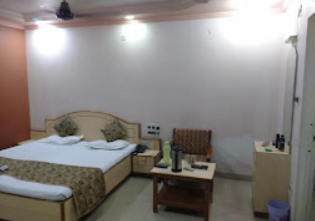 Hotel Mayur Restaurant Chandrapur מראה חיצוני תמונה